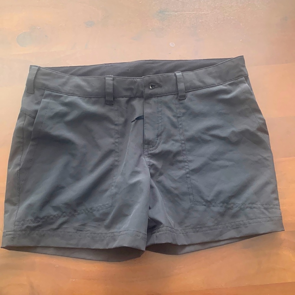 Amazing NWOT Patagonia lightweight shorts.